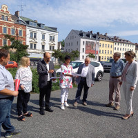 V.l.n.r.: SPD-Fraktionsvorsitzender Florian Strößner, Stadträtin Karola Böhm, Baudirektor Dr. Stephan Gleim, Landtagsabgeordnete Inge Aures, Landtagsabgeordneter Klaus Adelt, Stadtrat Dr. Jürgen Adelt und Oberbürgermeisterin Eva Döhla.